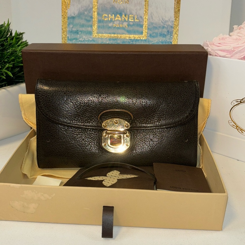 Louis Vuitton Mahina Portofeuille Amelia Noir Long Wallet